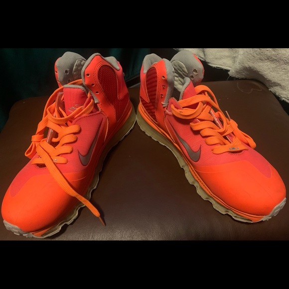 Nike LeBron IX Sneaker (Total Orange/Reflect Silver-Team Orange - Picture 5 of 5